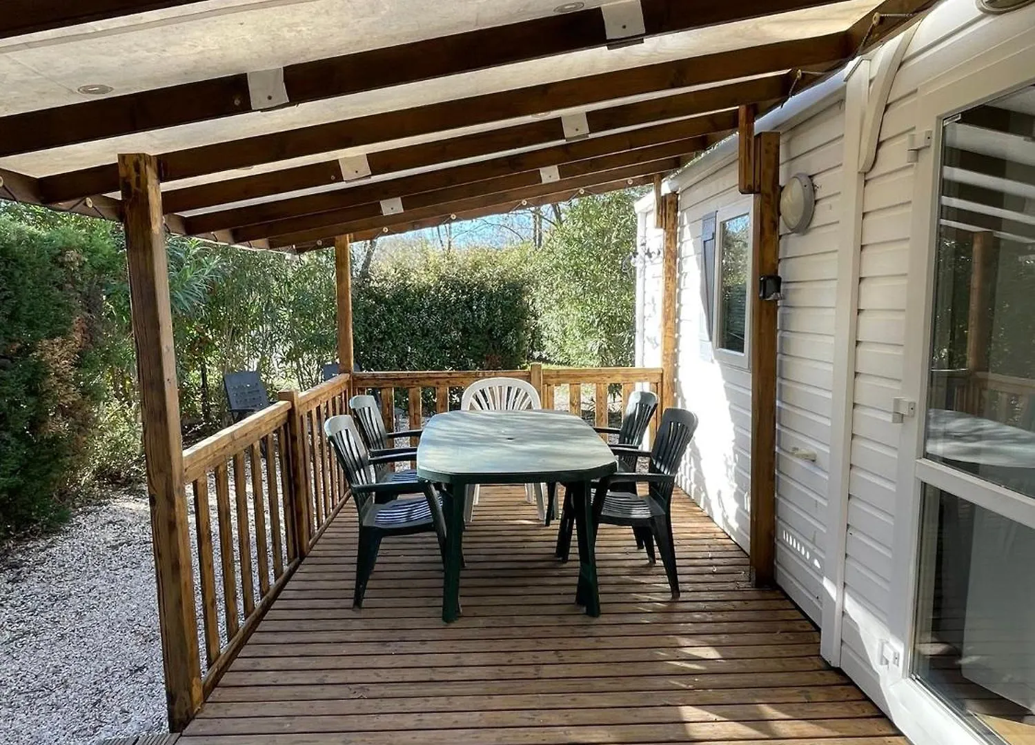 Mobilhome Dans Camping 3 Etoiles En Provence La Roque-d'Antheron France